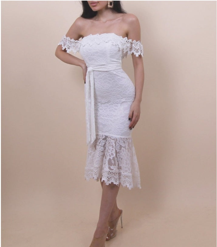 Slim pencil skirt that covers butt